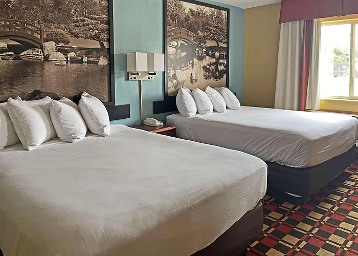 Lodge Econo Chillicothe